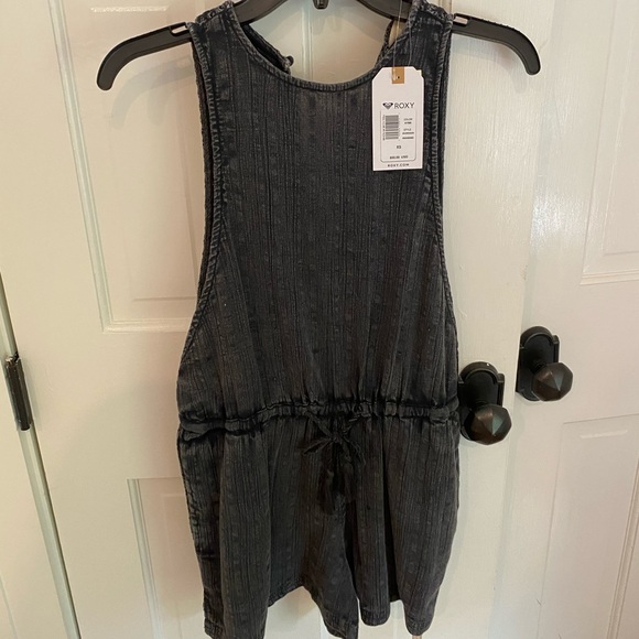 grey roxy romper - Picture 2 of 4